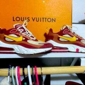 Burgundy and yellow Nike Airmax 200 size 9.5 mens-11 womens